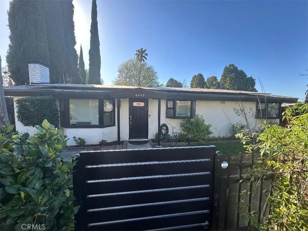 Photo of 6447 Wilbur Ave, Reseda, CA 91335 (MLS # SR26048929)