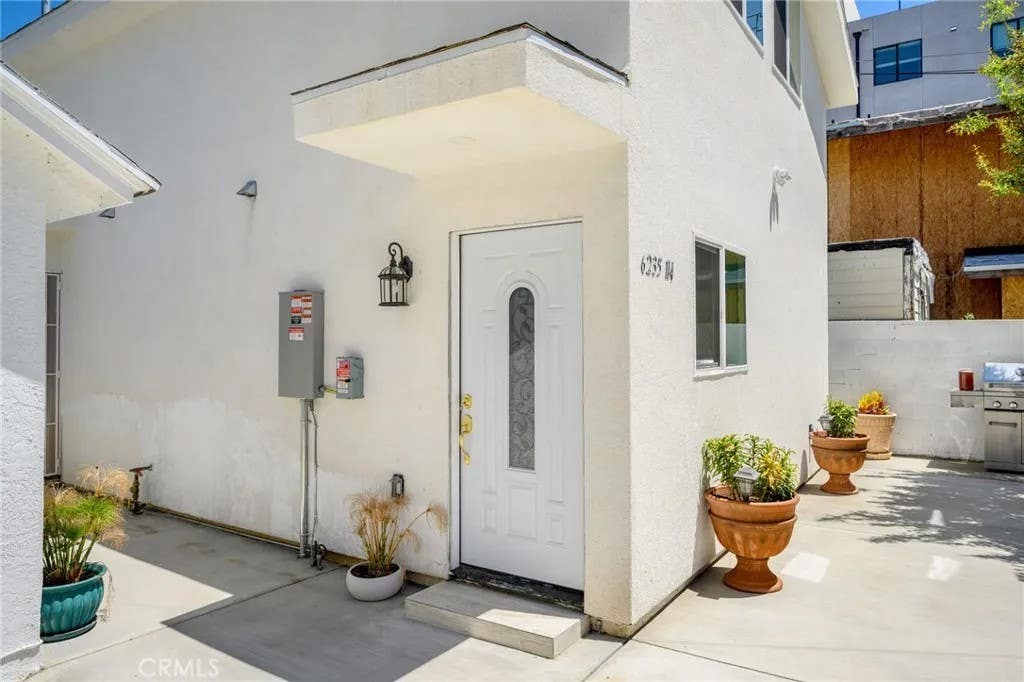 Photo of 6235 Banner Avenue #1/4, Los Angeles, CA 90038 (MLS # GD26169784)