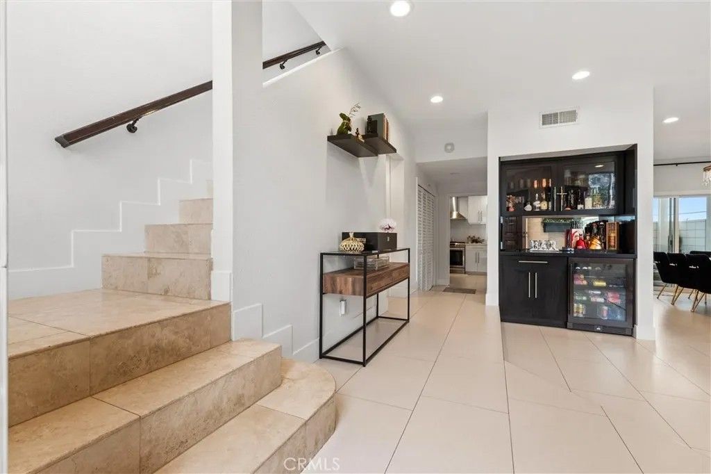 Photo of 1227 N Brand Blvd, Glendale, CA 91202 (MLS # GD26081186)