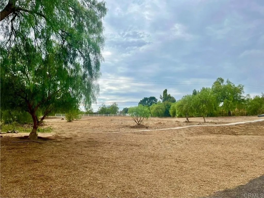 15176 Vali Hai Rd