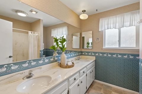 Tiny photo for 4040 Rosarita Dr, La Mesa, CA 91941 (MLS # 250042544)