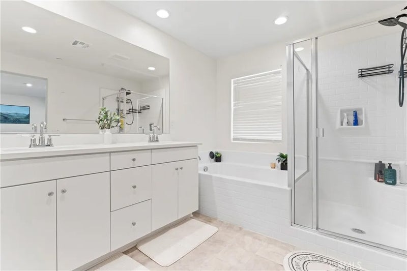 12704 Ironstone