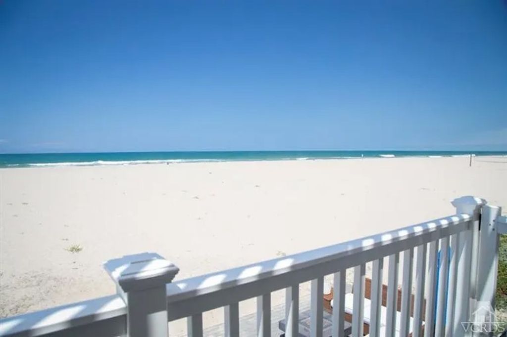 Photo of 4025 Ocean Drive, Oxnard, CA 93035 (MLS # V1-34066)