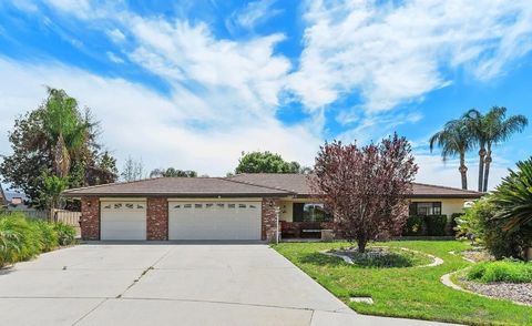 Photo of 4269 Mangrove Cir, Hemet, CA 92544 (MLS # 260008993)