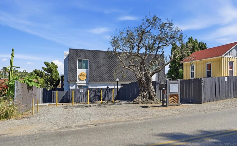 329 N Pico Ave