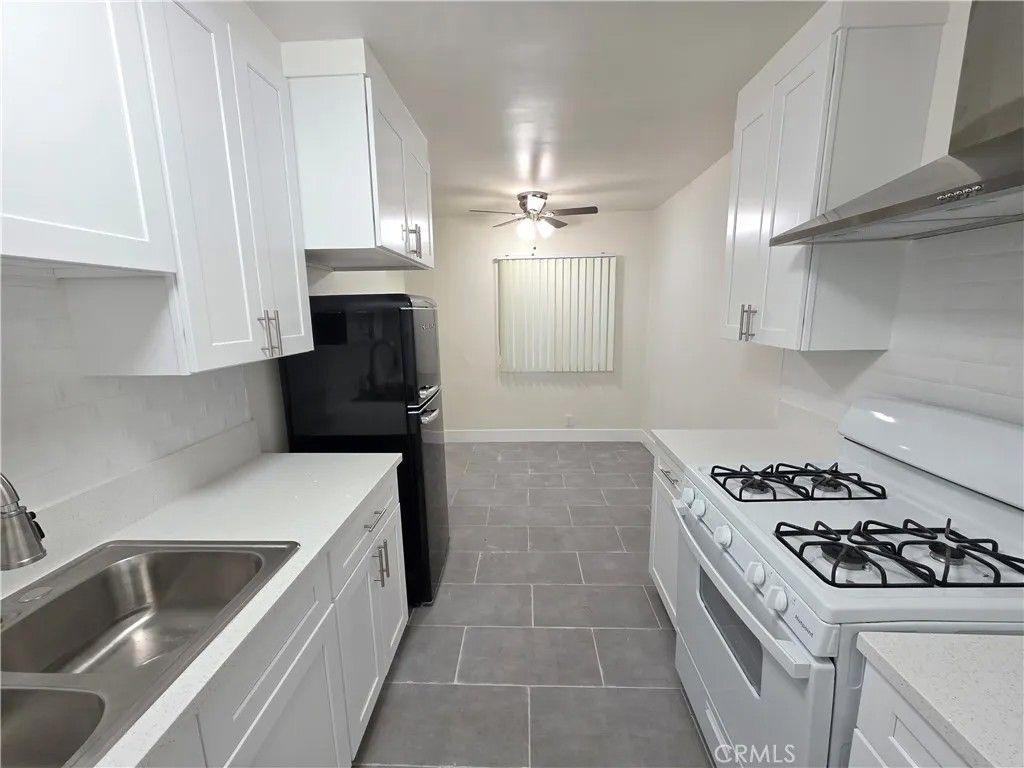 Photo of 20609 Hartland St #2, Winnetka, CA 91306 (MLS # SR26005198)