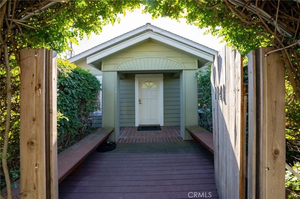 Photo of 1141 W 21st St, San Pedro, CA 90731 (MLS # SB26082306)