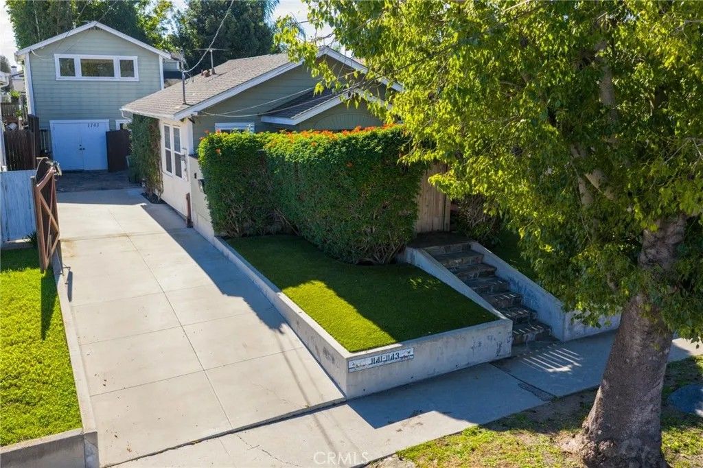 Photo of 1141 W 21st St, San Pedro, CA 90731 (MLS # SB26082306)
