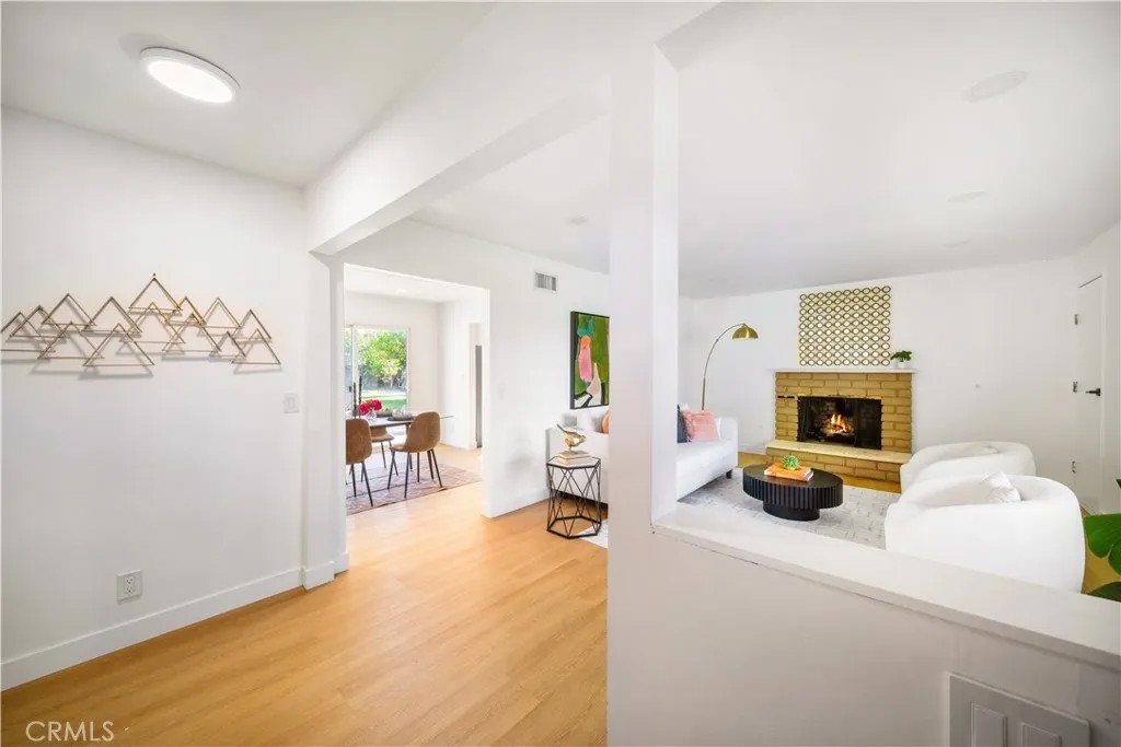 3357 W Olinda