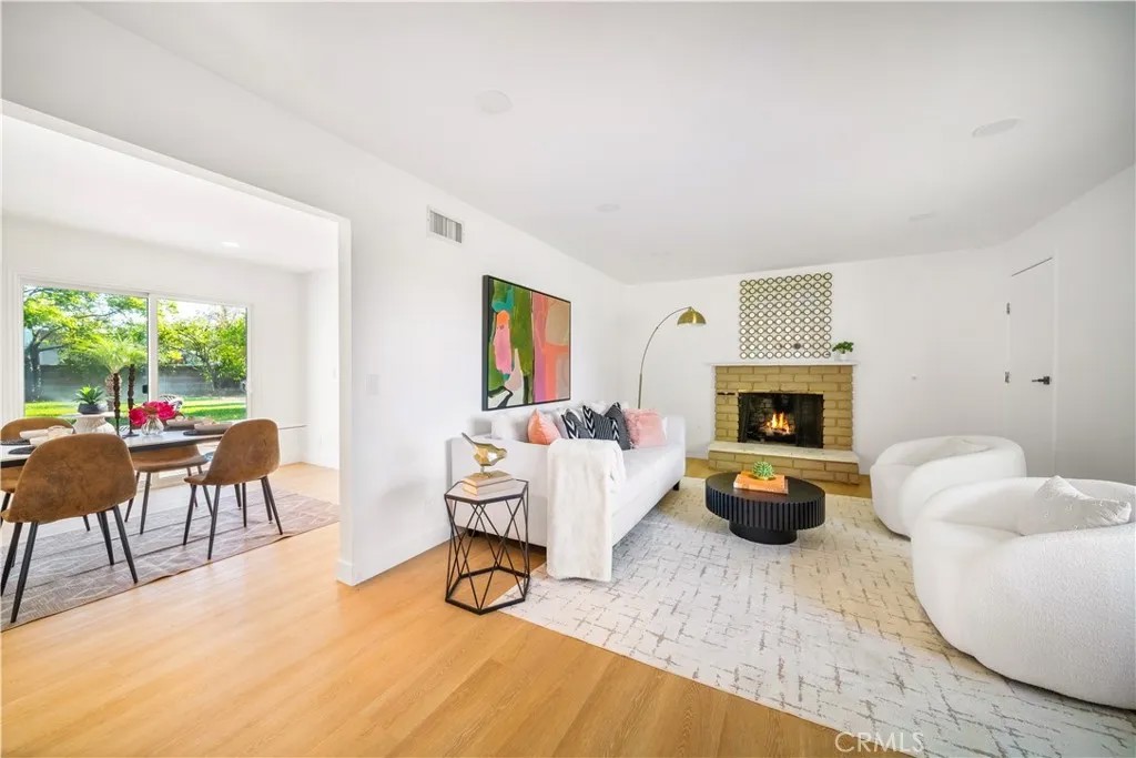 3357 W Olinda