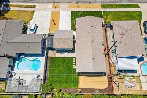 Photo of 1131 E St. James AVE, Orange, CA 92865 (MLS # OC26038390)