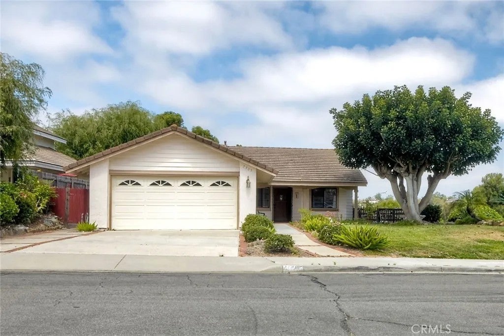 Photo of 7905 Calle Posada, Carlsbad, CA 92009 (MLS # OC26139305)