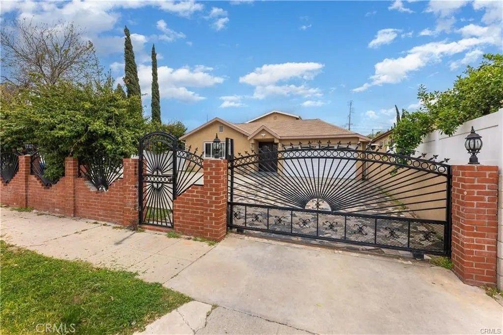 Photo of 6732 Farmdale, North Hollywood, CA 91606 (MLS # SR26020443)