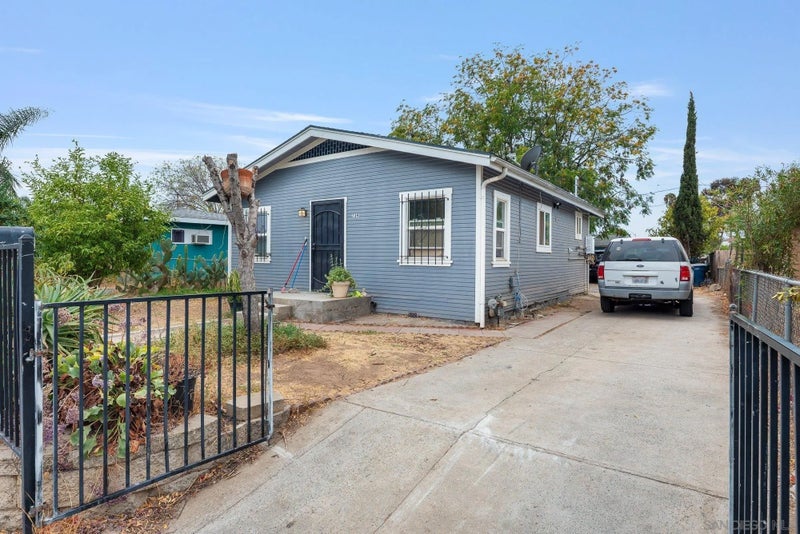 739 Park Pl