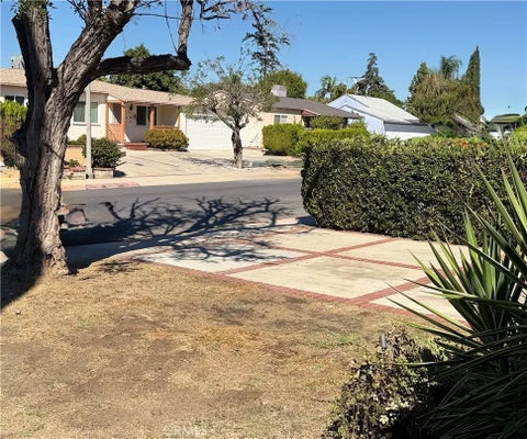 Tiny photo for 8360 Katherine Avenue, Panorama City, CA 91402 (MLS # SR26215757)