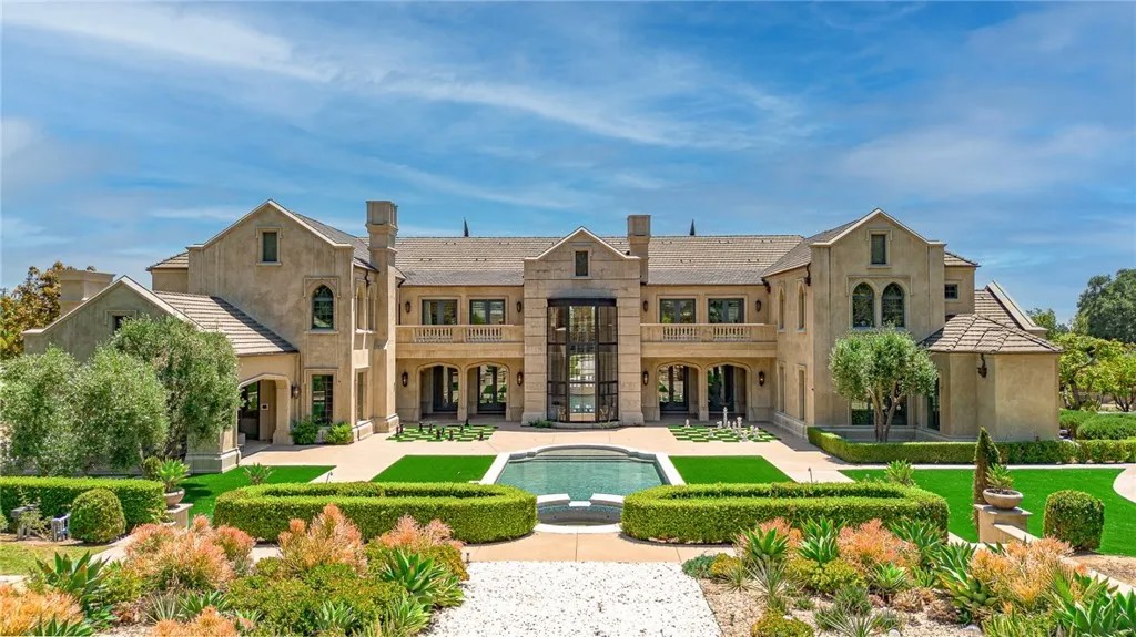 18 Dovetail Lane