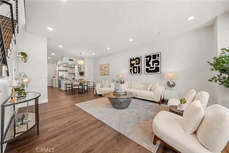 1401 Mission Street 208