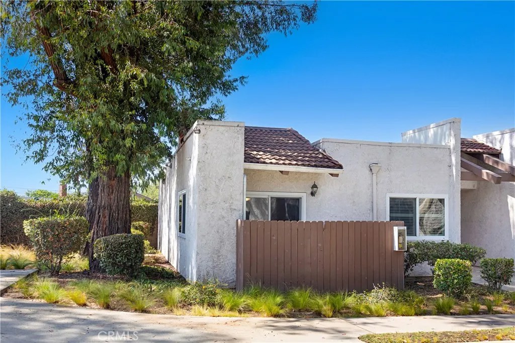 17572 Vandenberg Lane 01