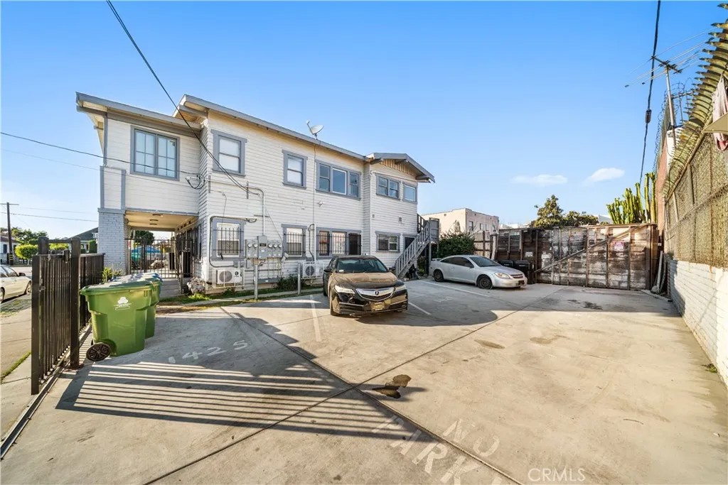 1425 W 18th St.