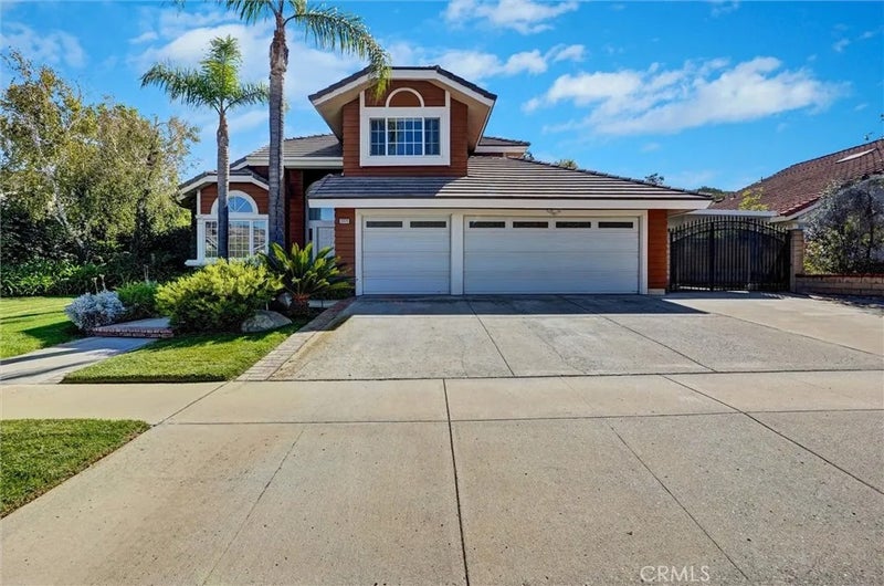 3329 Crazy Horse
