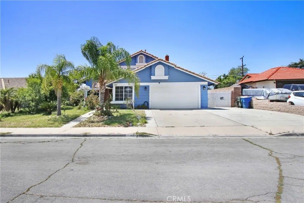 Photo of 142 S Lamarr St, Rialto, CA 92376 (MLS # CV26093981)