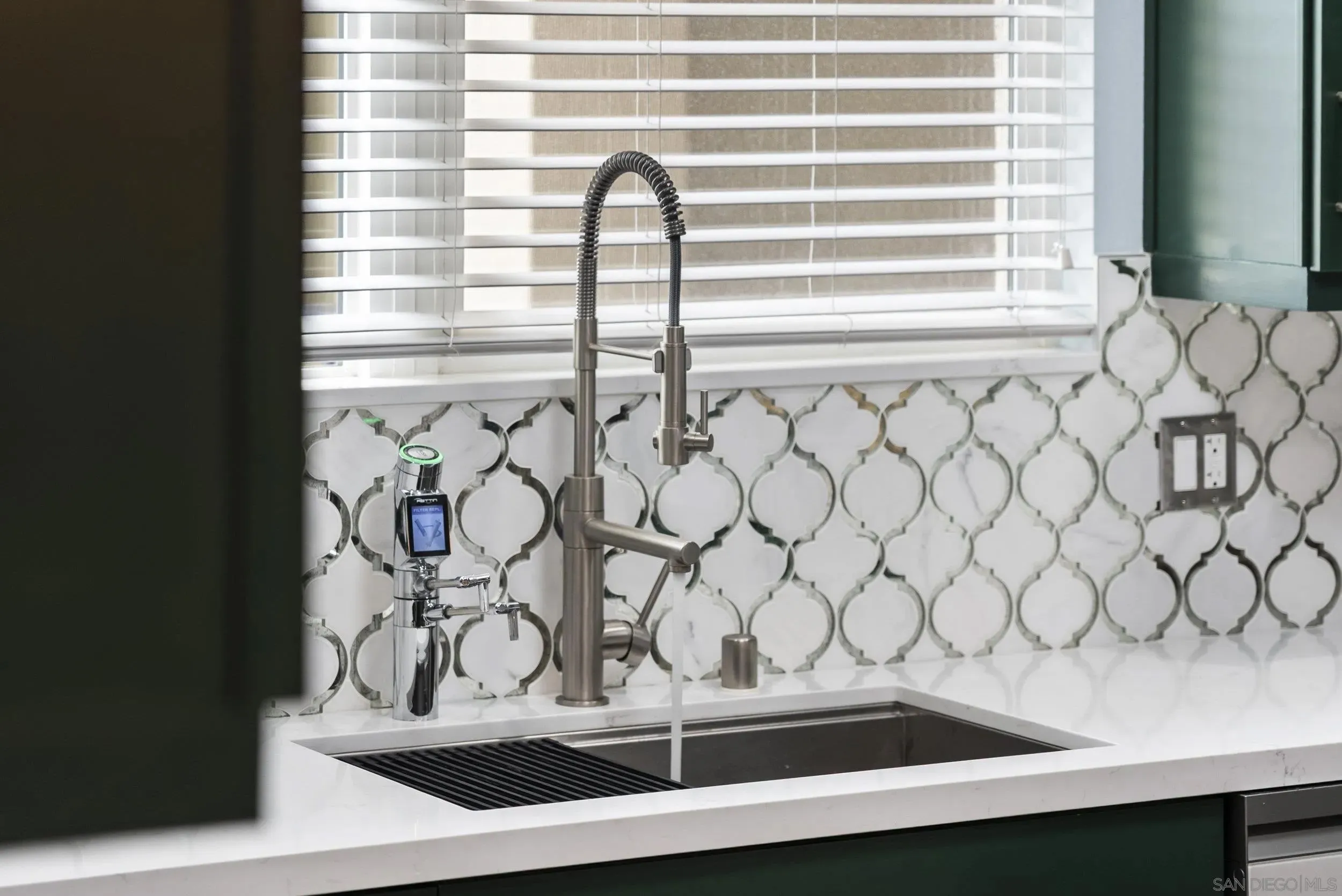 San Diego, California 92103, United States, 2 Bedrooms Bedrooms, ,2 BathroomsBathrooms,Residential,Active,77706