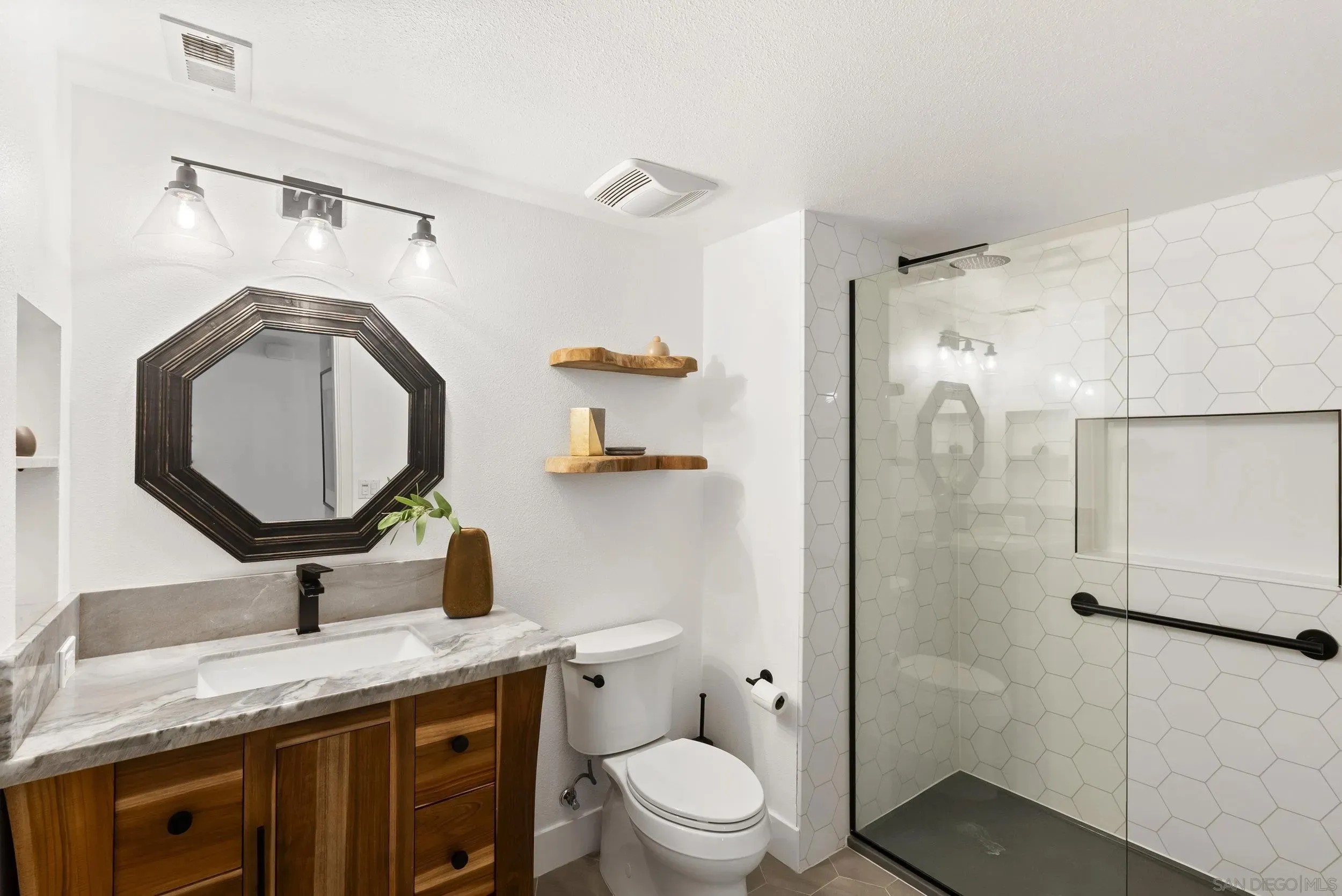 San Diego, California 92103, United States, 2 Bedrooms Bedrooms, ,2 BathroomsBathrooms,Residential,Active,77706