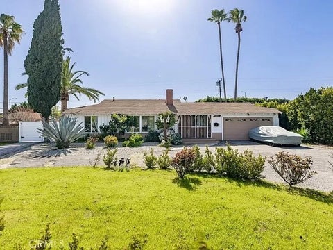 Photo of 5805 Bucknell Avenue, North Hollywood, CA 91607 (MLS # SR26162968)