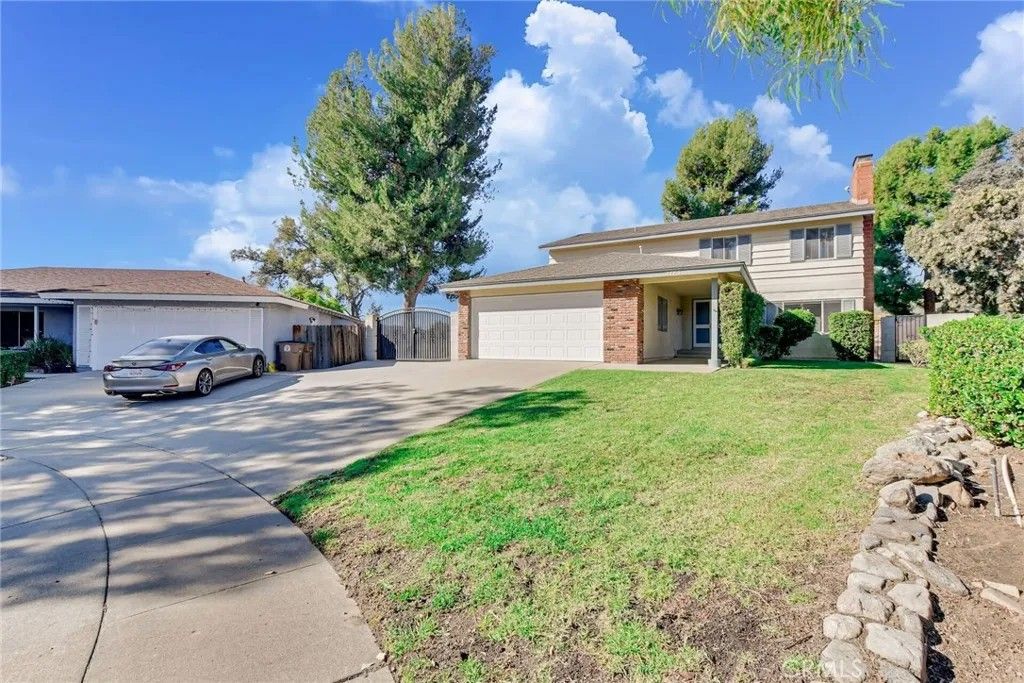 Photo of 2785 Westfield Pl, Claremont, CA 91711 (MLS # CV26004151)