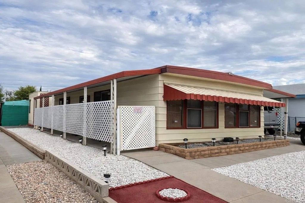 Photo of 810 San Ynez Drive, Hemet, CA 92543 (MLS # PTP2600620)