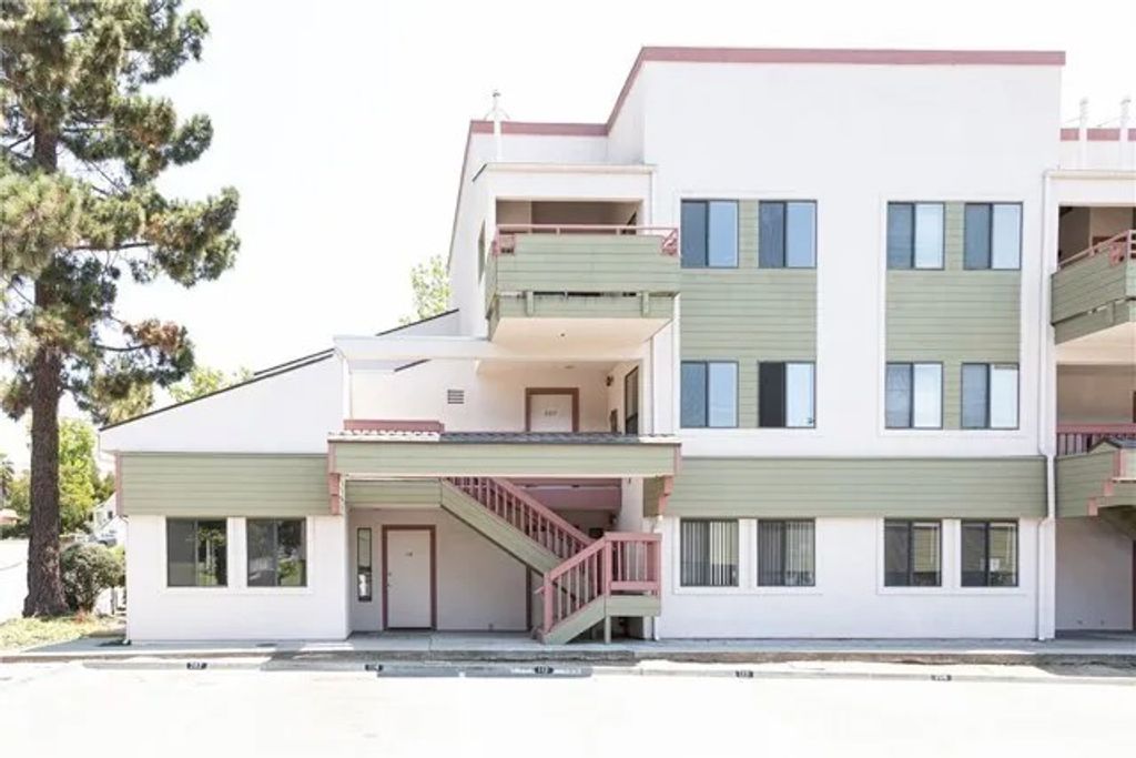 Photo of 1239 E Foothill Boulevard #112, San Luis Obispo, CA 93405 (MLS # SC26054513)