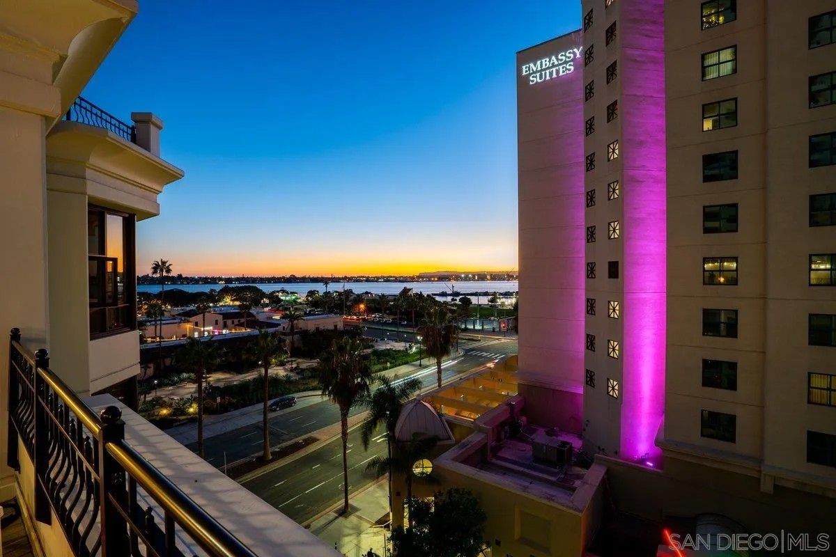 700 W Harbor Dr 705
