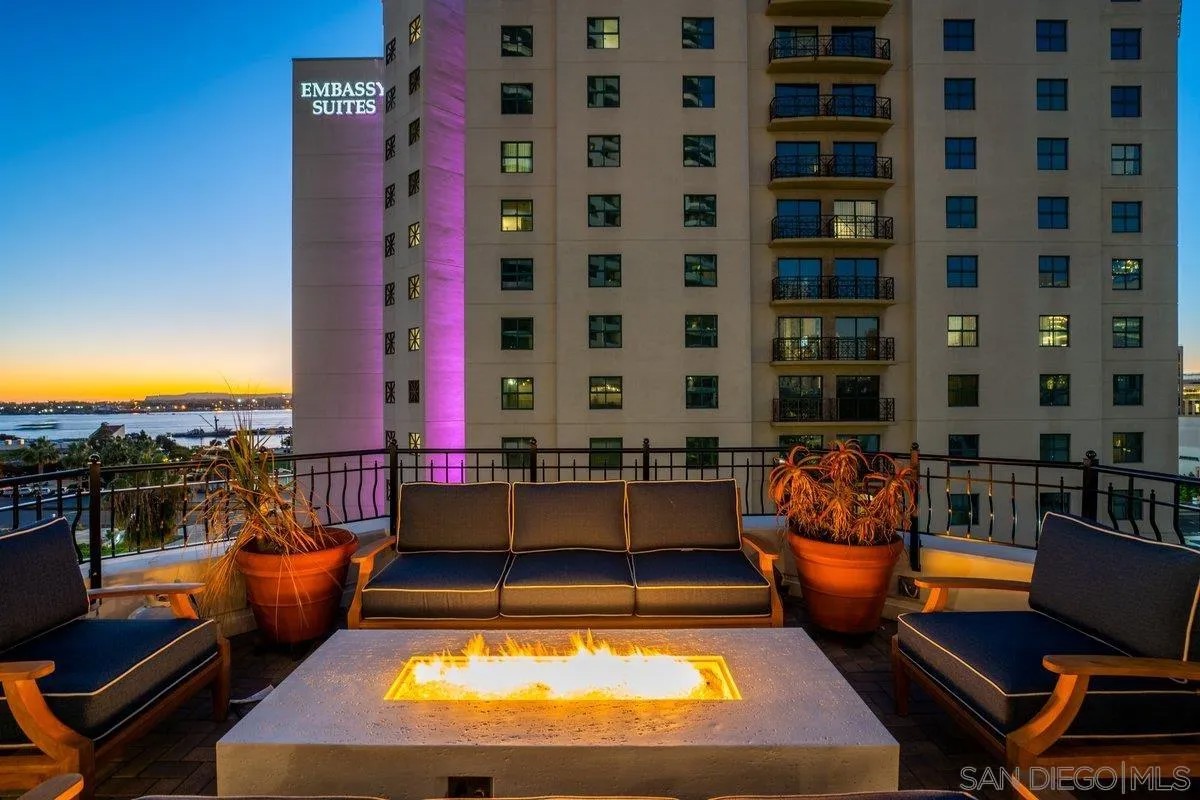700 W Harbor Dr 705