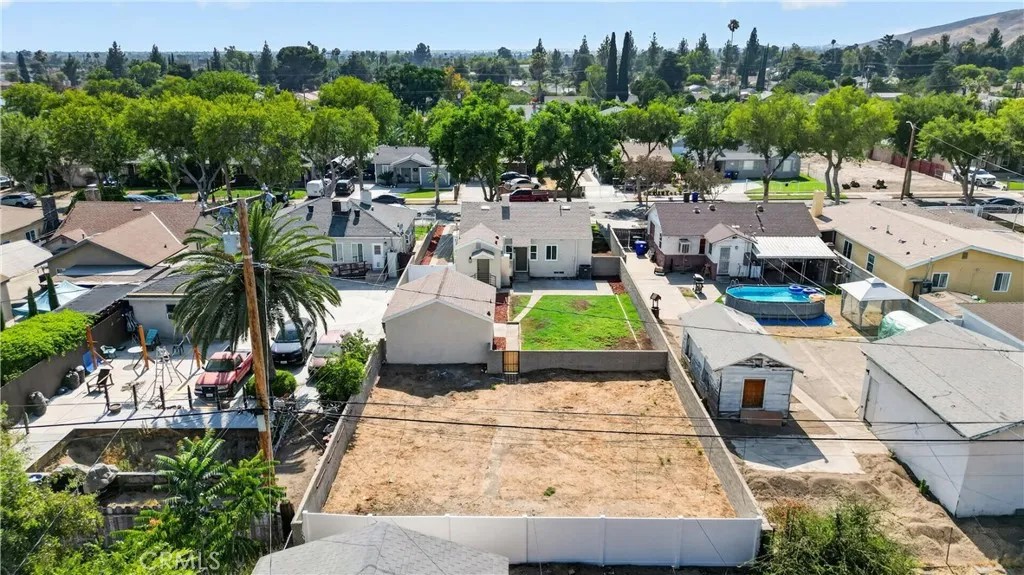 2549 N Lugo