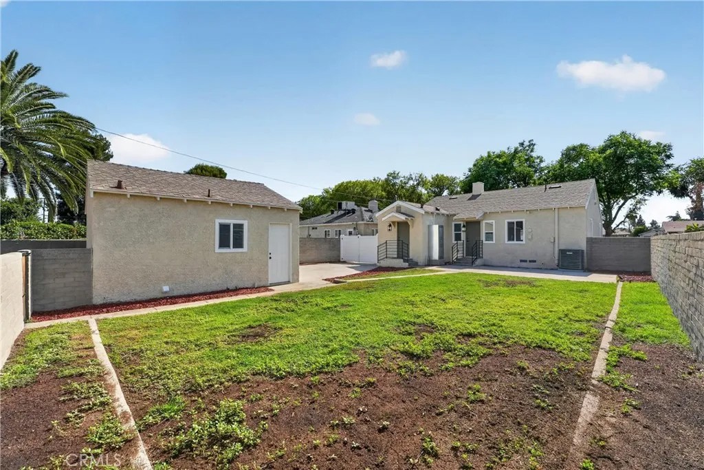 2549 N Lugo