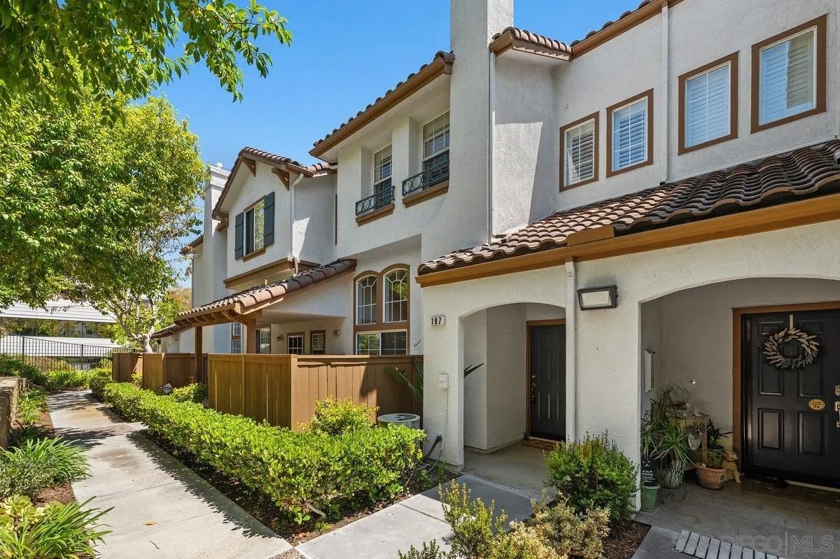 10242 Wateridge Cir 197