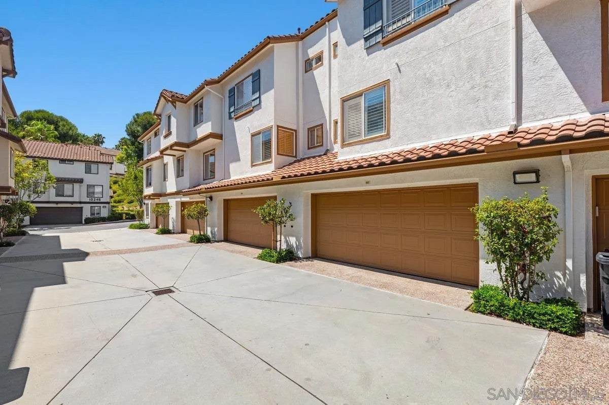 10242 Wateridge Cir 197