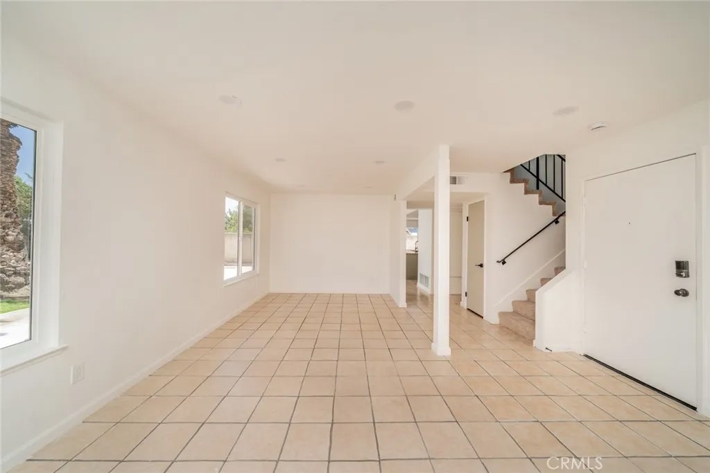 6239 Woodpine Avenue