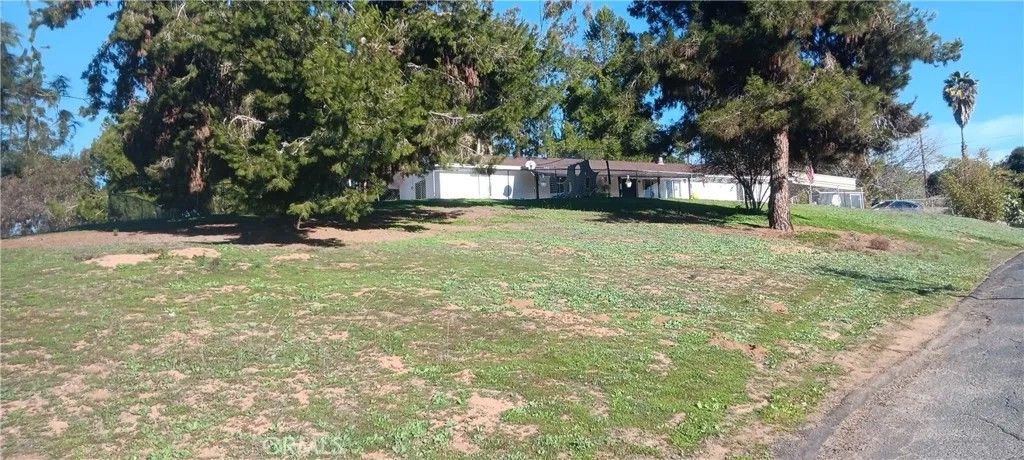Photo of 4208 Linda Vista, Fallbrook, CA 92028 (MLS # CV25277396)