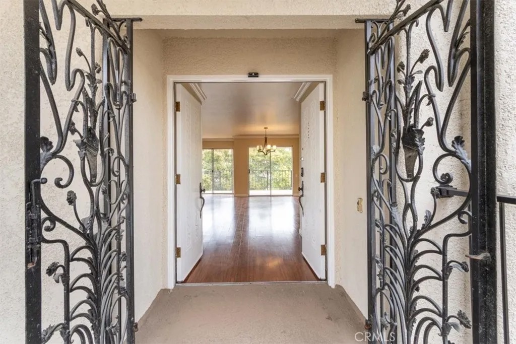 2391 Via Mariposa West 3E