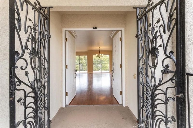 2391 Via Mariposa West 3E