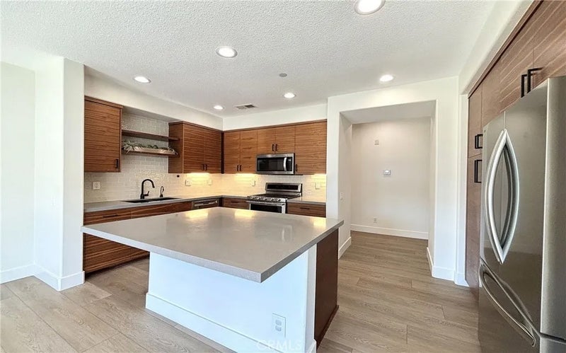 5406 W 149th Place 7