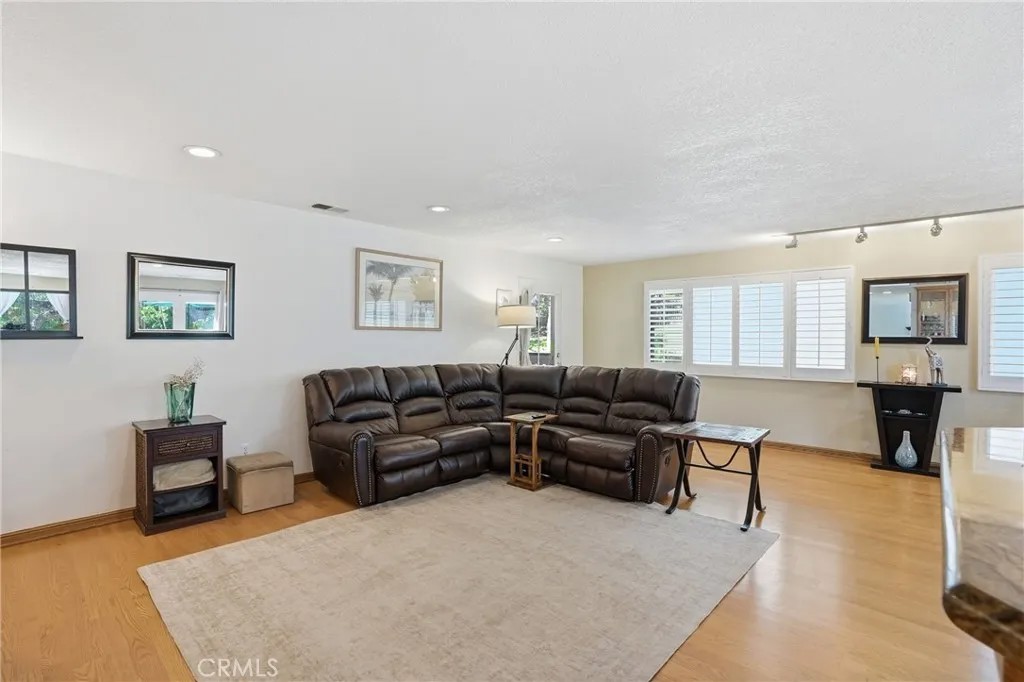 4860 Nogales