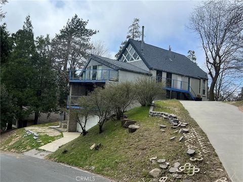 Photo of 24830 Basel Dr, Crestline, CA 92325 (MLS # IG26052830)