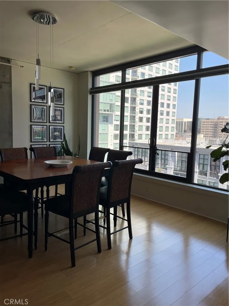 1111 S Grand 1015