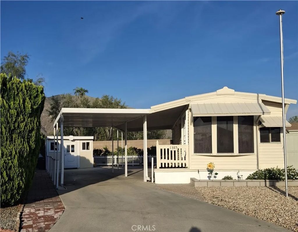 Photo of 1385 Frontier Avenue, San Jacinto, CA 92583 (MLS # SW26050941)