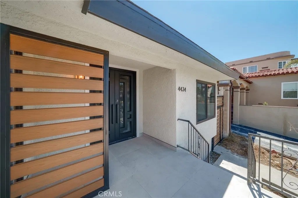 Photo of 4434 W 59th PL, Los Angeles, CA 90043 (MLS # TR26162915)