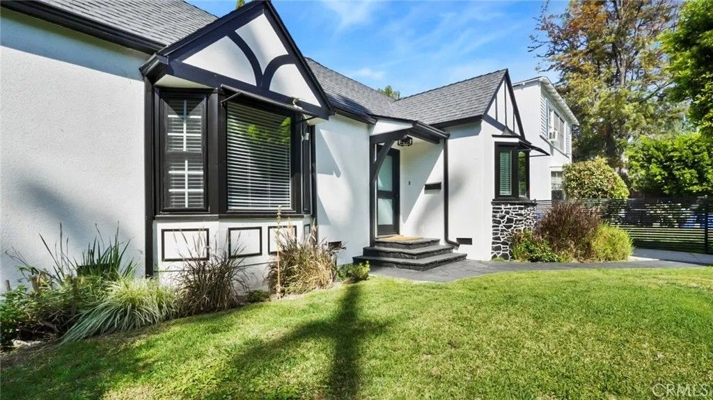 Photo of 4177 fair Avenue, North Hollywood, CA 91602 (MLS # SR26069599)