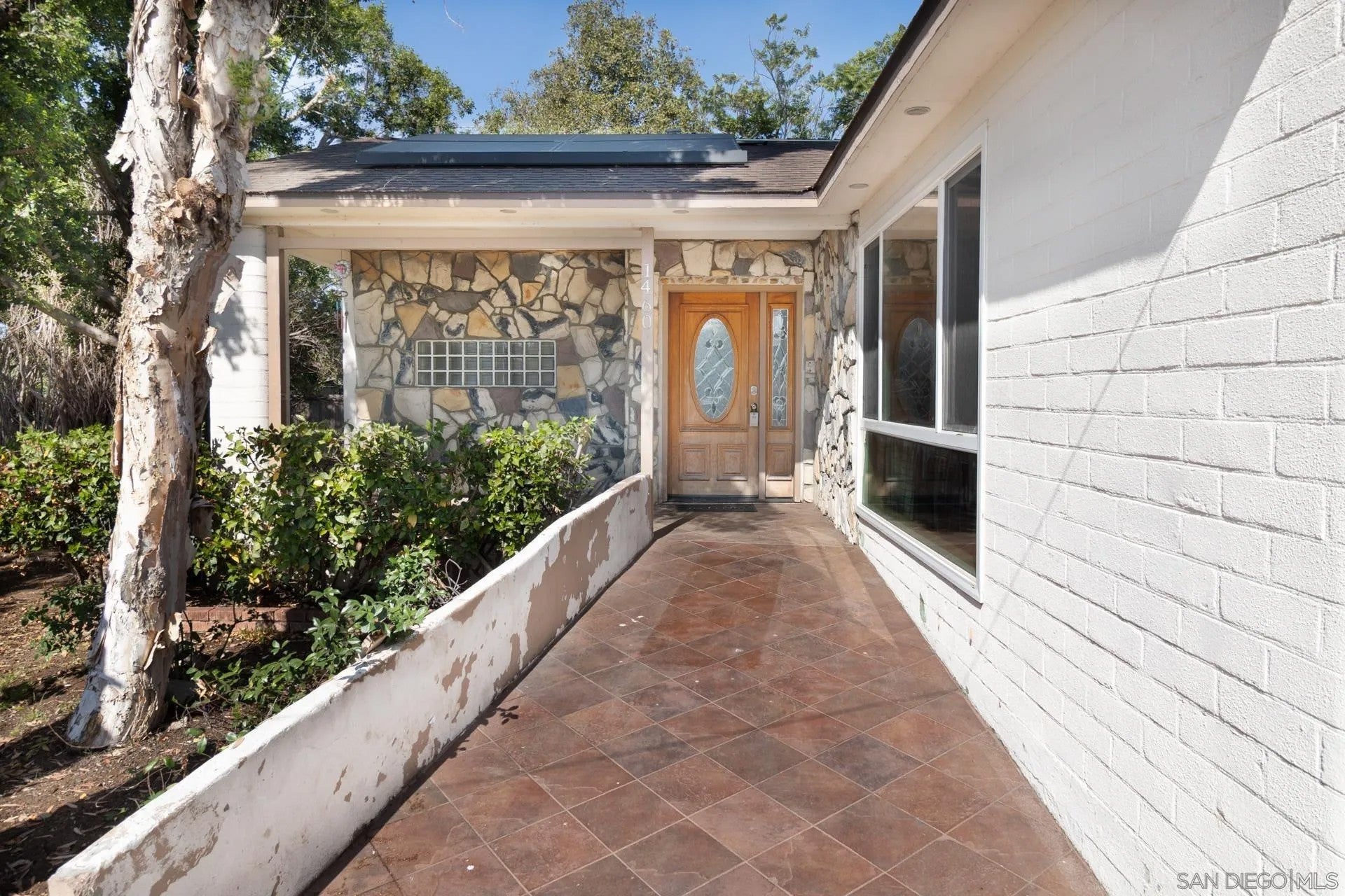 1460 E Lexington