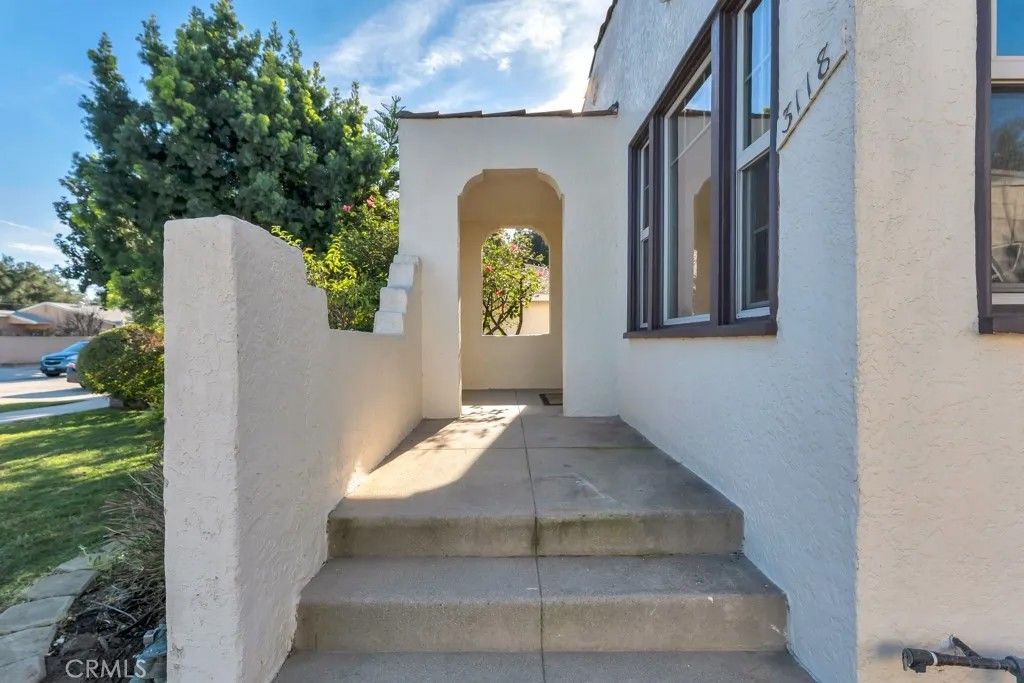 Photo of 3118 Glenhurst Ave, Los Angeles, CA 90039 (MLS # GD26009285)